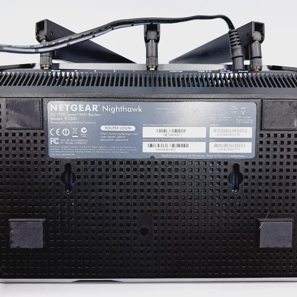 NETGEAR Nighthawk Smart Wi-Fi Router (R7000) - AC1900 - Picture 4 of 13